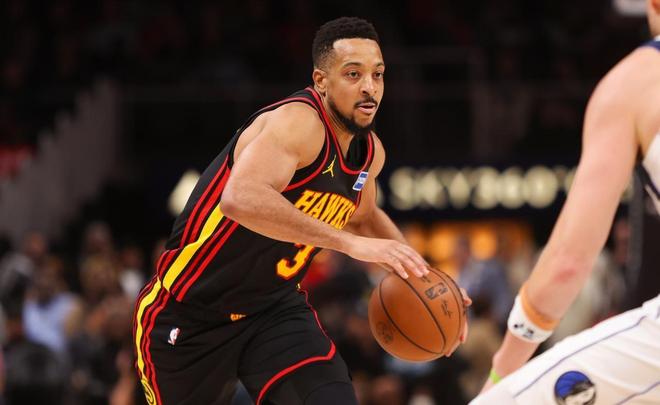 老鹰双核火力全开冲击8连胜 篮网客场惨败陷泥潭