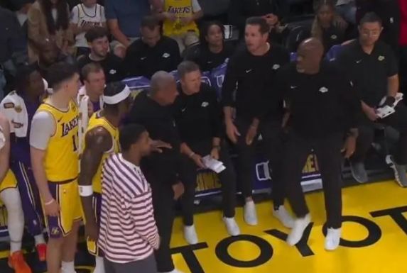 里夫斯伤病或成湖人续约关键 球队权衡顶薪与补